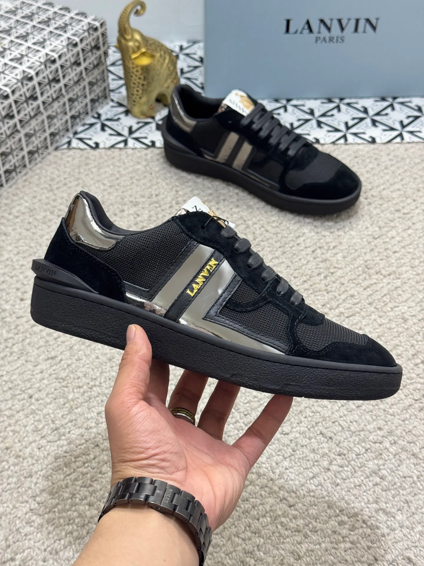 Men's men's shoes 💰520 [New style] 🦈🦈lanvin #LANVIN spring and summer series new colors ❤️‍🔥The latest lace-up fashionable casual Forrest Gump running shoes~bumpr high-quality couple 👫 series!! The latest trendy products of the season. Many bloggers have planted grass and purchased the original molds for customization. The uppers are nubuck leather. They are very versatile, fashionable and casual, and are comfortable to wear on the feet. Recommended! The original molds have clear logo rubber bottoms, which are non-slip and wear-resistant. Size: Female 36~40 Male 38-44 (45 customized